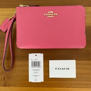 COACH Double Corner Zip Wristlet | Pink